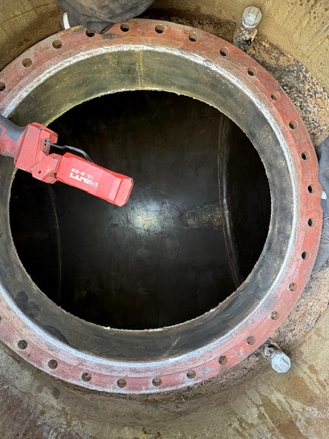 Huber Tankservice bietet den Einbau von Innenhüllen in Tanks. Referenz 2